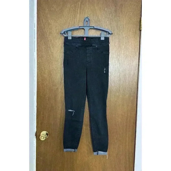 Spanx Pull On Medium Black Cropped Distressed Jeans Medium Stretch Compression‎ - Picture 1 of 11